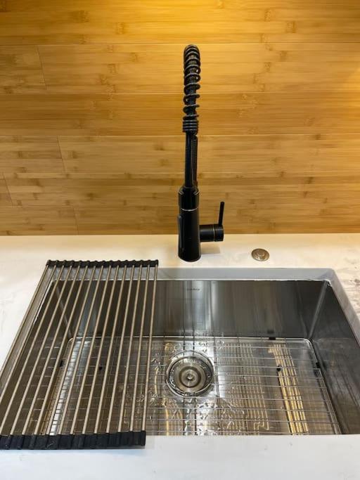 Private-Suite, Kitchen, Laundry, Rainfall Shower, 4Ktv El Centro Exterior photo
